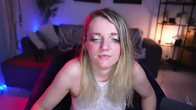 Magnetic Amy online show from 03-01-25, 04:22