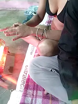 Snapshot of Coupleshow47 chatting on 11-09-25, 10:41 Coupleshow47 online show from 11-09-25, 10:41