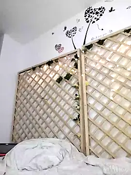 Snapshot of Mia_WAll chatting on 01-19-25, 11:01 Mia WAll online show from 01-19-25, 11:01