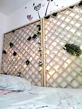 Snapshot of Mia_WAll chatting on 01-28-25, 03:25 Mia WAll online show from 01-28-25, 03:25