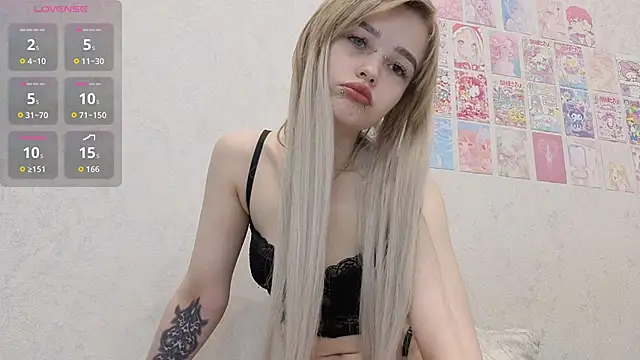 Snapshot of emodreamgirl chatting on 06-12-26, 12:59 emodreamgirl online show from 06-12-26, 12:59