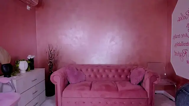 Snapshot of evanew_ chatting on 02-24-25, 06:04 evanew online show from 02-24-25, 06:04