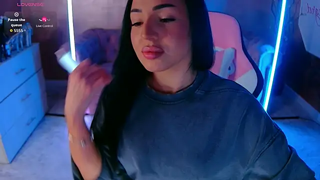 Snapshot of evanew_ chatting on 09-27-25, 04:34 evanew online show from 09-27-25, 04:34