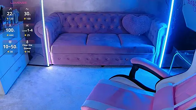 Snapshot of evanew_ chatting on 09-28-25, 04:23 evanew online show from 09-28-25, 04:23