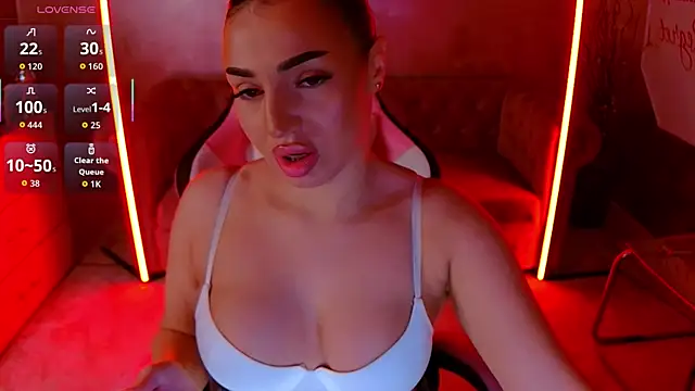 Snapshot of evanew_ chatting on 11-26-25, 05:03 evanew online show from 11-26-25, 05:03