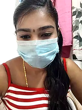 Snapshot of meena_27 chatting on 02-06-25, 05:03 meena 27 online show from 02-06-25, 05:03