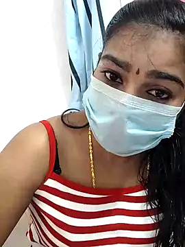 Snapshot of meena_27 chatting on 02-06-25, 08:39 meena 27 online show from 02-06-25, 08:39