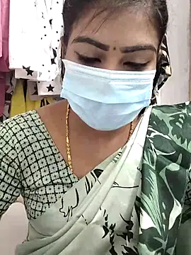 Snapshot of meena_27 chatting on 02-14-25, 04:09 meena 27 online show from 02-14-25, 04:09