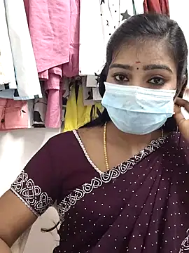 Snapshot of meena_27 chatting on 02-15-25, 07:39 meena 27 online show from 02-15-25, 07:39