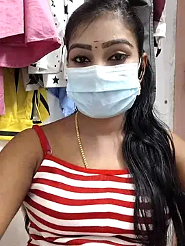 Snapshot of meena_27 chatting on 02-18-25, 04:26 meena 27 online show from 02-18-25, 04:26