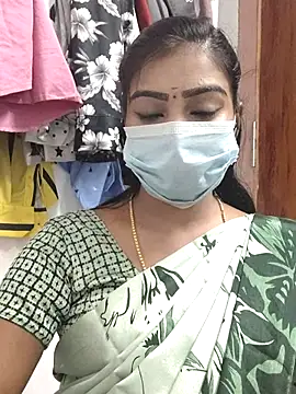 Snapshot of meena_27 chatting on 02-20-25, 04:03 meena 27 online show from 02-20-25, 04:03