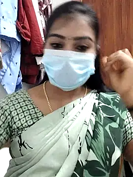 Snapshot of meena_27 chatting on 03-01-25, 04:44 meena 27 online show from 03-01-25, 04:44