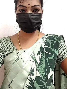 Snapshot of meena_27 chatting on 09-16-25, 05:52 meena 27 online show from 09-16-25, 05:52