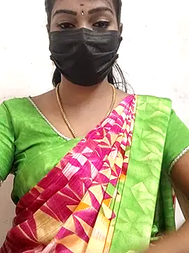 Snapshot of meena_27 chatting on 10-09-25, 07:39 meena 27 online show from 10-09-25, 07:39