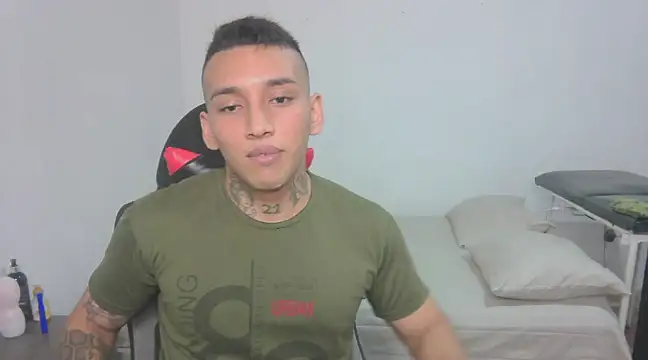 Snapshot of David_Adams2003 chatting on 02-05-25, 03:09 David Adams2003 online show from 02-05-25, 03:09