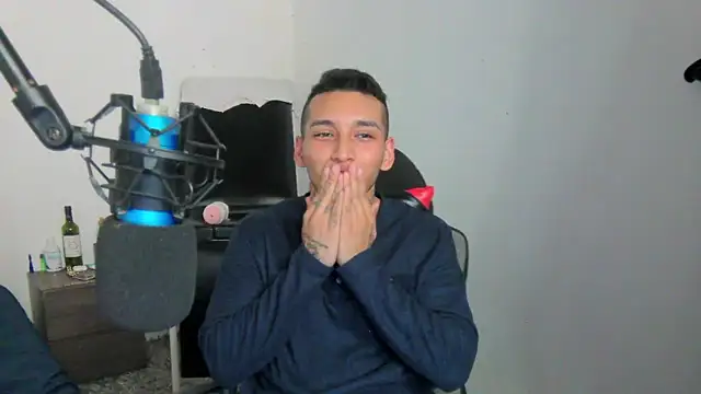 Snapshot of David_Adams2003 chatting on 02-25-25, 06:09 David Adams2003 online show from 02-25-25, 06:09