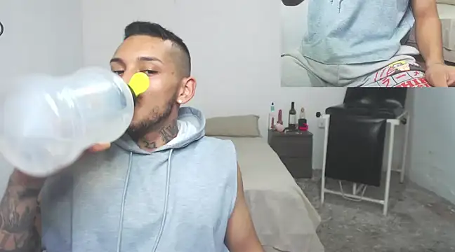 Snapshot of David_Adams2003 chatting on 03-14-25, 06:07 David Adams2003 online show from 03-14-25, 06:07