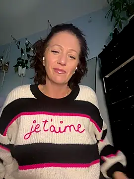 Snapshot of AlessasRoom chatting on 11-16-25, 09:53 AlessasRoom online show from 11-16-25, 09:53