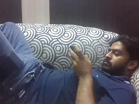 Snapshot of indihotguy chatting on 10-15-25, 02:39 indihotguy online show from 10-15-25, 02:39