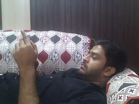 Snapshot of indihotguy chatting on 10-21-25, 01:23 indihotguy online show from 10-21-25, 01:23