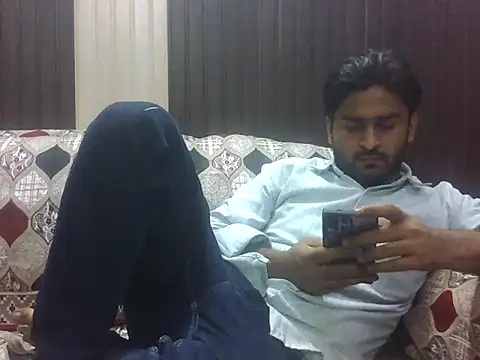 Snapshot of indihotguy chatting on 10-29-25, 01:13 indihotguy online show from 10-29-25, 01:13