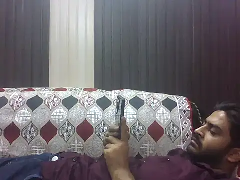 Snapshot of indihotguy chatting on 11-03-25, 11:33 indihotguy online show from 11-03-25, 11:33