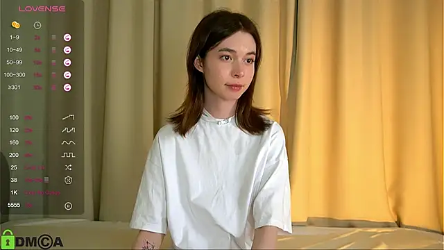 LittleOriana online show from 02-24-25, 12:41