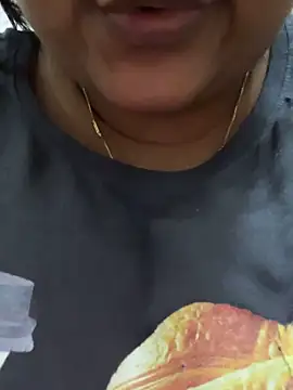 queen pari online show from 12-17-25, 06:47