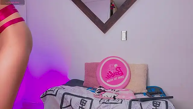 Snapshot of newbarbiedolly chatting on 01-07-25, 11:24 newbarbiedolly online show from 01-07-25, 11:24