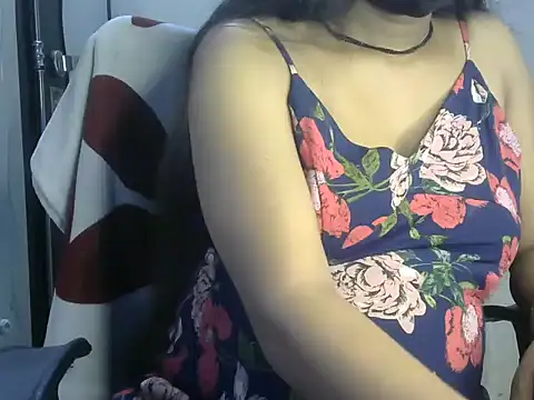 Snapshot of Naughty_Nayra chatting on 02-15-25, 02:15 Naughty Nayra online show from 02-15-25, 02:15