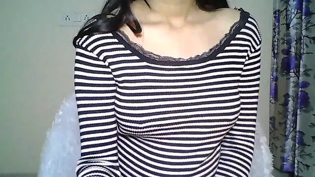 Snapshot of Naughty_Nayra chatting on 11-27-25, 06:21 Naughty Nayra online show from 11-27-25, 06:21