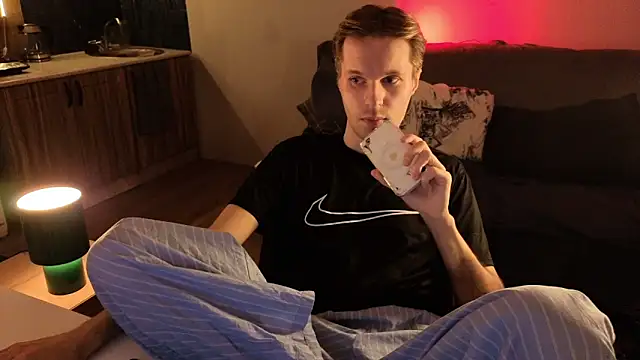 Leonnextdoor online show from 02-04-26, 07:09