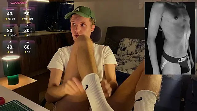 Leonnextdoor online show from 02-14-26, 09:22