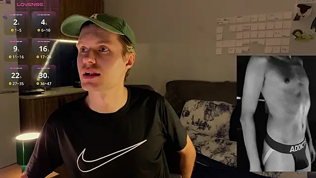 Leonnextdoor online show from 02-22-26, 04:27