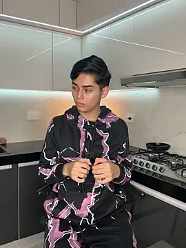 Snapshot of Maxi_little chatting on 09-12-25, 12:22 Maxi little online show from 09-12-25, 12:22