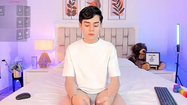 Snapshot of Maxi_little chatting on 09-17-25, 05:58 Maxi little online show from 09-17-25, 05:58