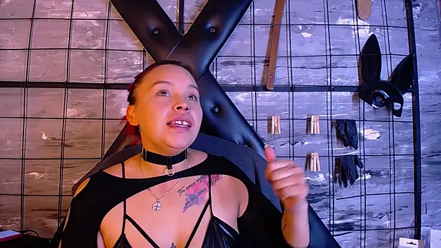 Snapshot of Alana_Roth chatting on 10-31-25, 04:30 Alana Roth online show from 10-31-25, 04:30