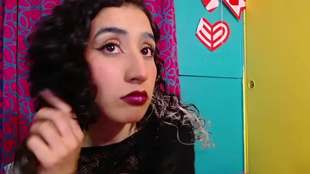 valerie mase online show from 11-21-25, 08:18