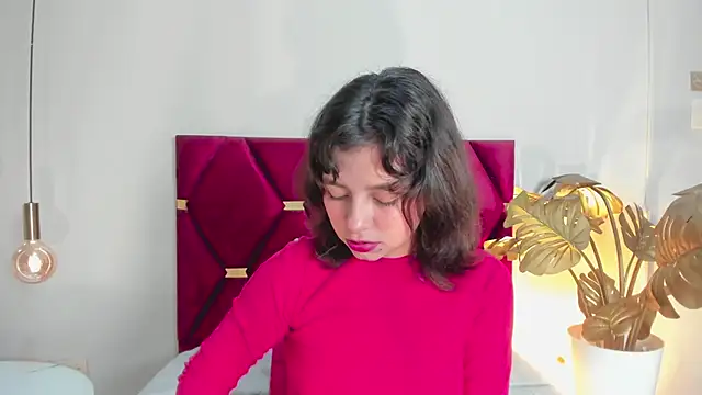LuciaFerrero online show from 10-09-25, 12:41