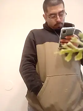 k1oudE online show from 03-18-25, 03:42