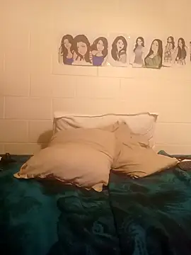 k1oudE online show from 09-30-25, 03:22