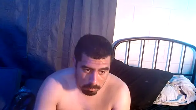 Snapshot of k1oudE chatting on 04-23-26, 06:43 k1oudE online show from 04-23-26, 06:43