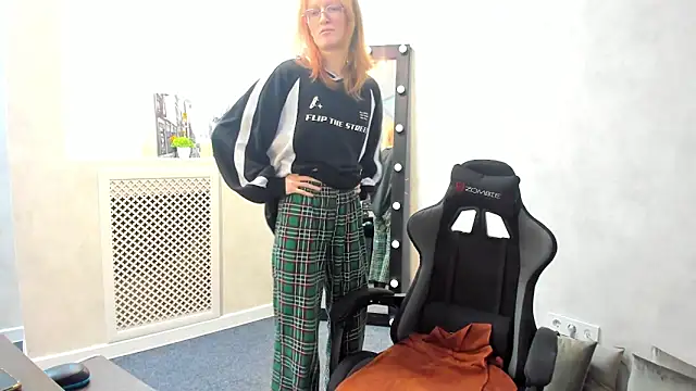 Snapshot of ElizabethHarpper chatting on 01-31-25, 08:11 ElizabethHarpper online show from 01-31-25, 08:11