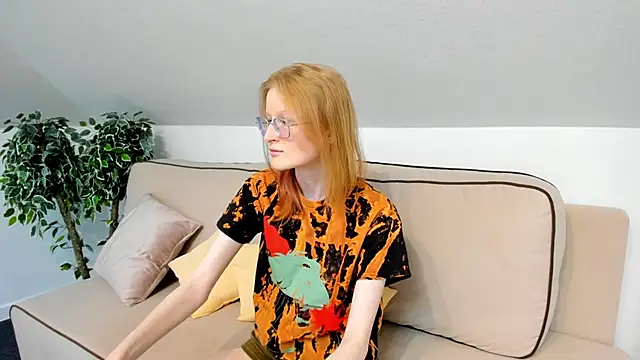 Snapshot of ElizabethHarpper chatting on 02-11-25, 08:05 ElizabethHarpper online show from 02-11-25, 08:05