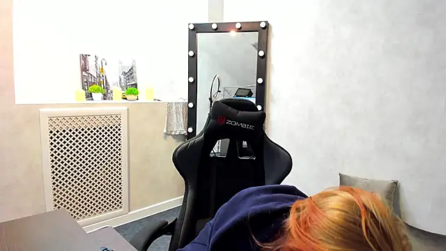 Snapshot of ElizabethHarpper chatting on 02-12-25, 11:18 ElizabethHarpper online show from 02-12-25, 11:18