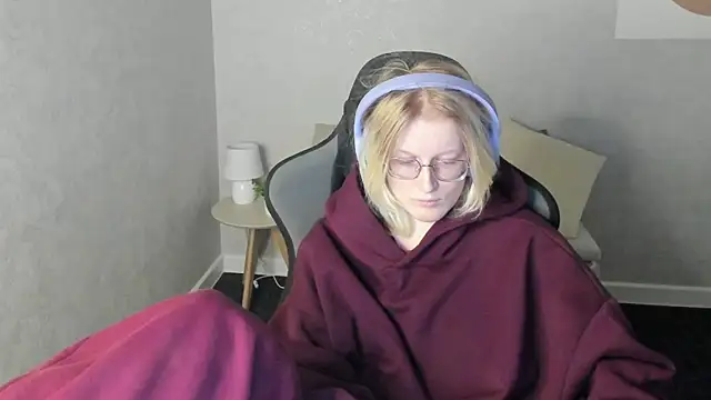 ElizabethHarpper online show from 12-02-25, 01:00