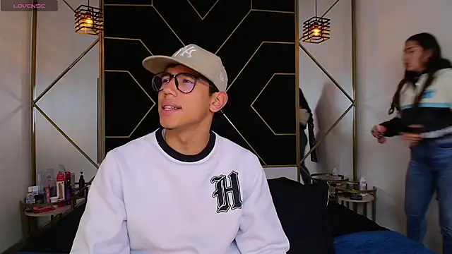 Snapshot of RyanPricee chatting on 10-23-25, 04:12 RyanPricee online show from 10-23-25, 04:12