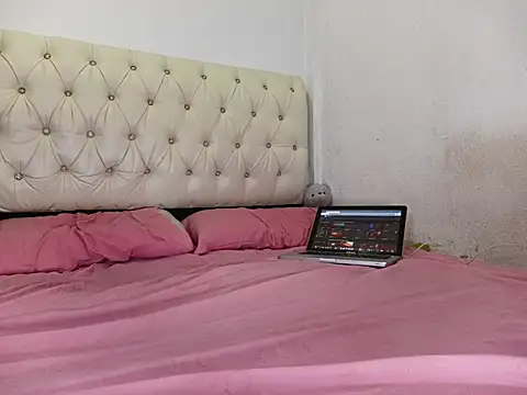 Rocket1978 online show from 11-01-25, 03:36