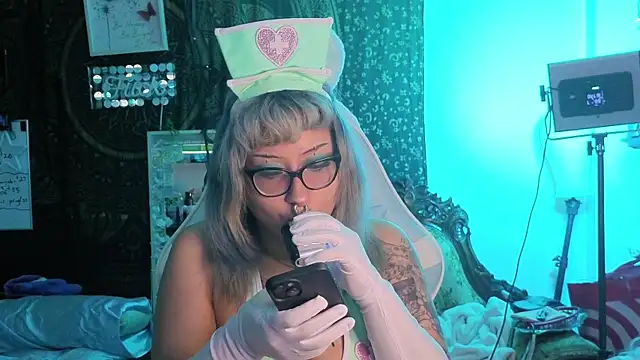 Snapshot of deluxxxeblu chatting on 01-13-26, 03:12 deluxxxeblu online show from 01-13-26, 03:12