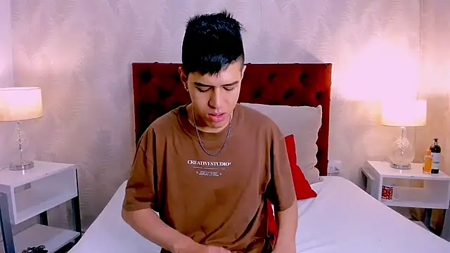 Snapshot of Angel_Khouri chatting on 02-04-25, 08:38 Angel Khouri online show from 02-04-25, 08:38